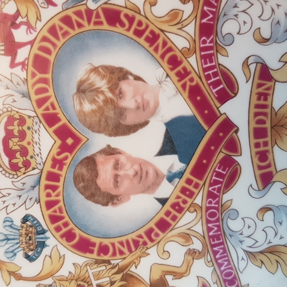 Vintage Prince Charles & Diana Commemorative Plate - Picture 2 of 6